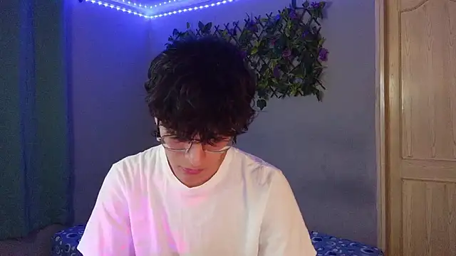 Snapshot of noah_millerx chatting on 03-15-26, 03:56 noah millerx online show from 03-15-26, 03:56