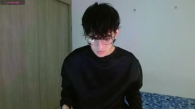 Snapshot of noah_millerx chatting on 05-11-26, 04:18 noah millerx online show from 05-11-26, 04:18