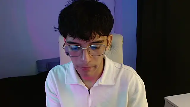 Snapshot of noah_millerx chatting on 07-09-26, 10:58 noah millerx online show from 07-09-26, 10:58