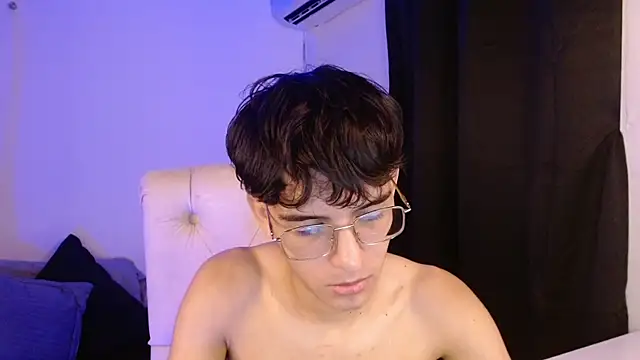 Snapshot of noah_millerx chatting on 07-14-26, 02:05 noah millerx online show from 07-14-26, 02:05