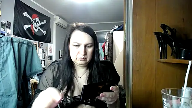 Snapshot of EvaBeautyXx chatting on 03-08-26, 08:45 EvaBeautyXx online show from 03-08-26, 08:45