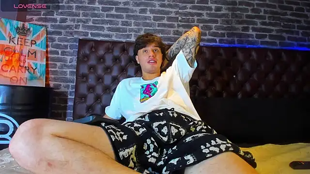 Snapshot of EXCLUSIVE8 chatting on 03-01-26, 04:03 EXCLUSIVE8 online show from 03-01-26, 04:03