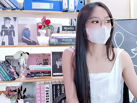 LeNaLyy online show from 03-15-26, 03:23