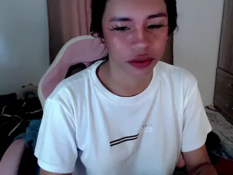 Maxinelove1 online show from 06-29-26, 04:08