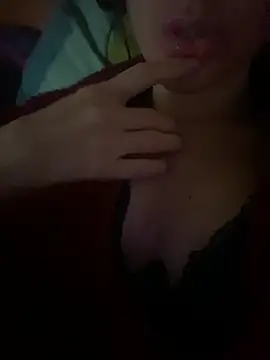 Snapshot of DAPHNE__00 chatting on 03-08-26, 10:19 DAPHNE 00 online show from 03-08-26, 10:19