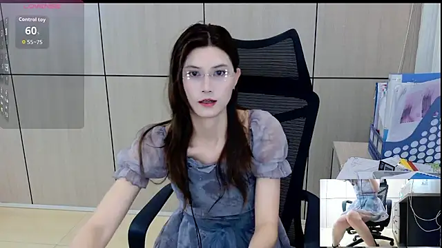 Snapshot of zhen-68 chatting on 05-31-26, 02:20 zhen-68 online show from 05-31-26, 02:20