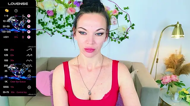 JulieHiL online show from 03-13-26, 07:37