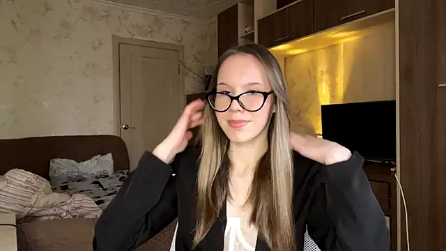 PrettyReal online show from 03-06-26, 08:22