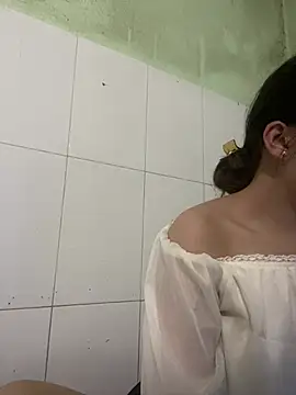 Snapshot of Xoai-cute chatting on 03-02-26, 10:33 Xoai-cute online show from 03-02-26, 10:33