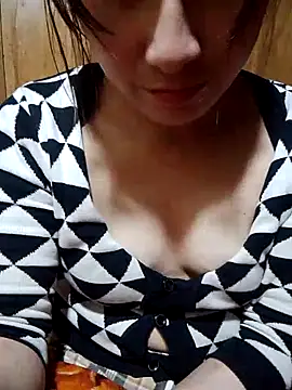 Snapshot of Mishowhot chatting on 03-15-26, 03:12 Mishowhot online show from 03-15-26, 03:12