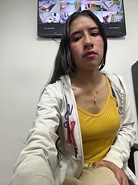 LilyRossi  online show from 05-04-26, 01:07