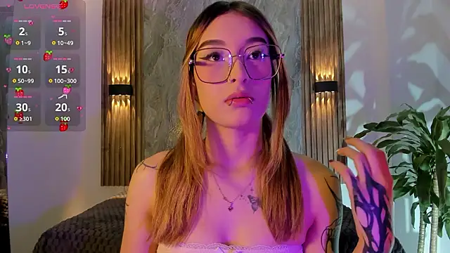 Snapshot of Melodylanee chatting on 03-05-26, 11:06 Melodylanee online show from 03-05-26, 11:06