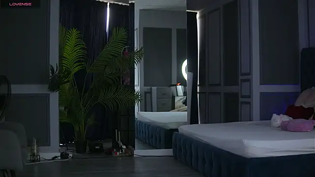 MissMeganMoon online show from 04-29-26, 07:23