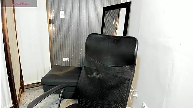 CharlotteKing8 online show from 03-12-26, 11:27