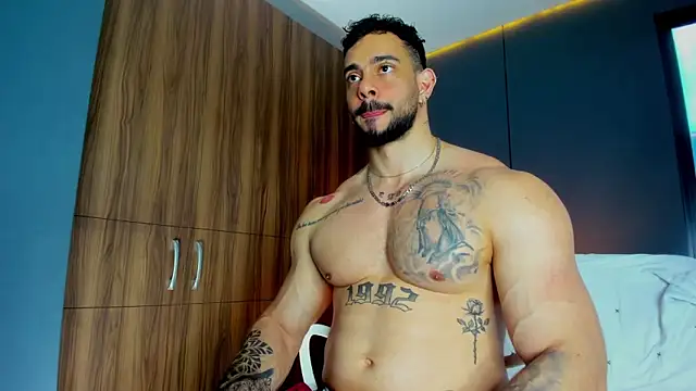 Snapshot of massimo_visconti chatting on 03-13-26, 02:34 massimo visconti online show from 03-13-26, 02:34