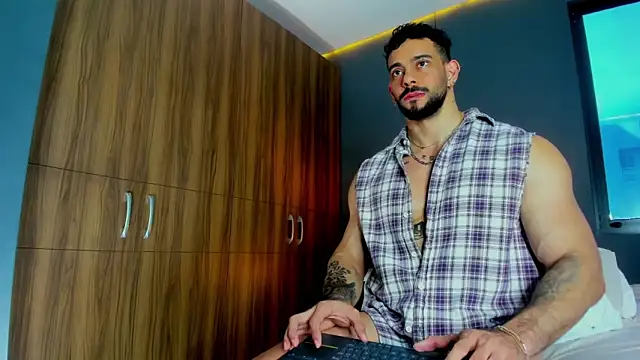 Snapshot of massimo_visconti chatting on 03-14-26, 08:25 massimo visconti online show from 03-14-26, 08:25