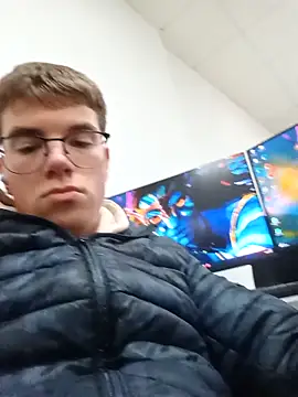 Snapshot of Alejandro27003 chatting on 03-06-26, 01:18 Alejandro27003 online show from 03-06-26, 01:18