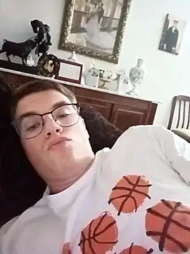 Snapshot of Alejandro27003 chatting on 03-14-26, 06:13 Alejandro27003 online show from 03-14-26, 06:13