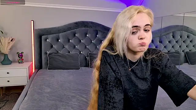 Bambi Bloom online show from 03-02-26, 07:15