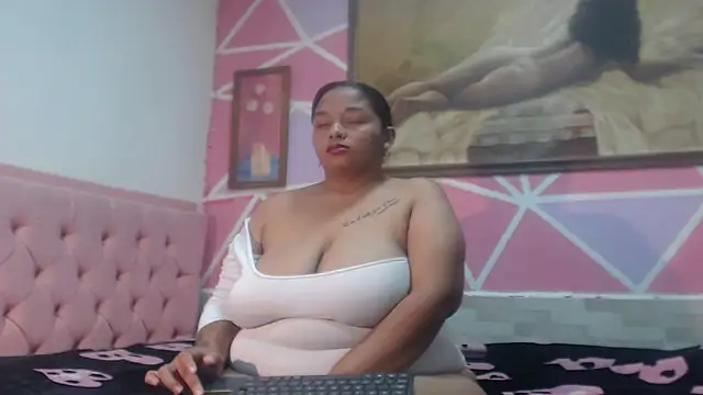 Snapshot of Doll_rihana chatting on 03-07-26, 07:55 Doll rihana online show from 03-07-26, 07:55