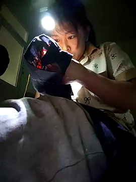 Snapshot of MiuNazz chatting on 03-11-26, 05:13 MiuNazz online show from 03-11-26, 05:13