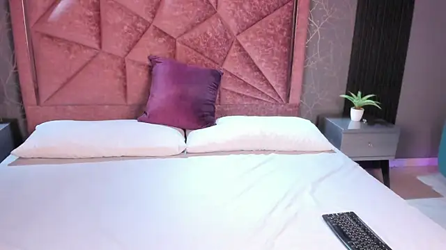 Cristal    online show from 03-07-26, 12:35