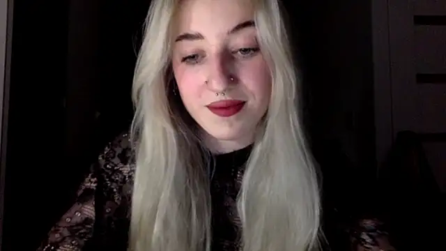 Snapshot of EmmyWet chatting on 03-06-26, 09:00 EmmyWet online show from 03-06-26, 09:00