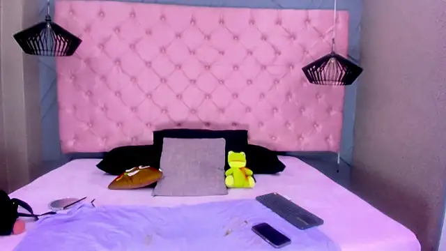 Snapshot of SARA_HORNY- chatting on 03-07-26, 03:25 SARA HORNY- online show from 03-07-26, 03:25