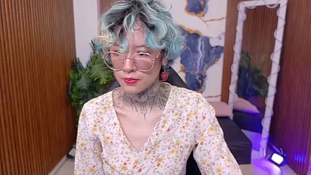Lyra tay online show from 06-11-26, 07:01