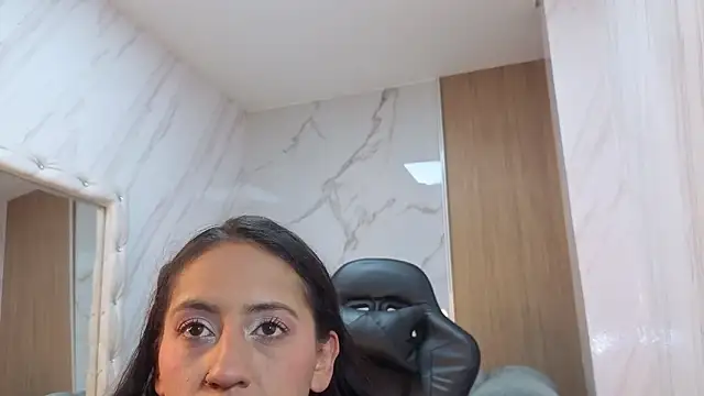 Snapshot of Lola_roses_tf chatting on 03-08-26, 01:15 Lola roses tf online show from 03-08-26, 01:15