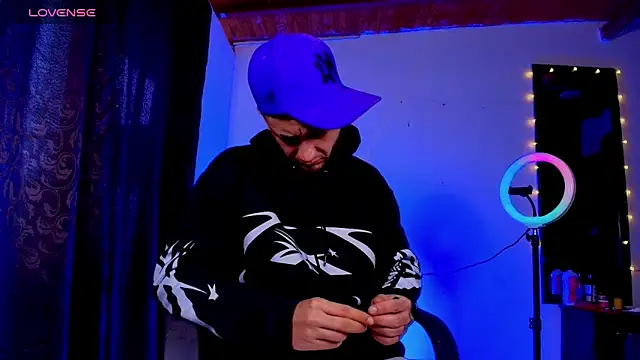 Snapshot of Jey_dirty_777 chatting on 03-03-26, 01:06 Jey dirty 777 online show from 03-03-26, 01:06