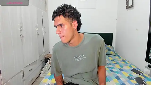 Snapshot of Jean_And_PaulXL chatting on 03-04-26, 10:16 Jean And PaulXL online show from 03-04-26, 10:16