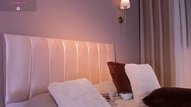 Snapshot of Agata_Laurent_ chatting on 03-12-26, 03:34 Agata Laurent online show from 03-12-26, 03:34