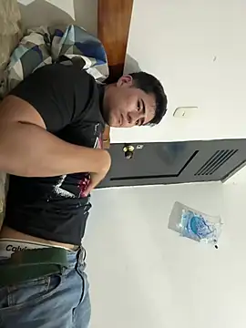 Snapshot of David-latinlover chatting on 03-05-26, 06:04 David-latinlover online show from 03-05-26, 06:04