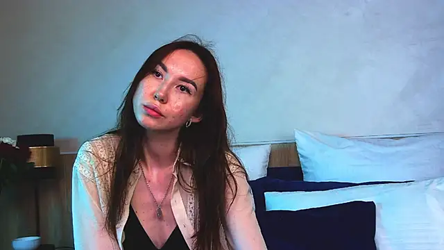 Snapshot of EmilyGray__ chatting on 06-22-26, 07:38 EmilyGray online show from 06-22-26, 07:38