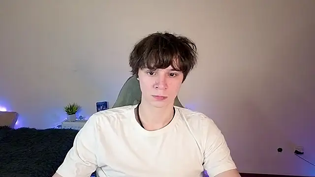 AnthonyCuutie online show from 05-25-26, 04:51