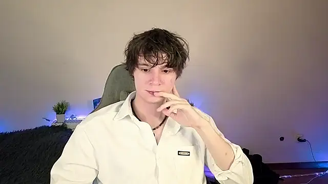 AnthonyCuutie online show from 06-11-26, 05:05