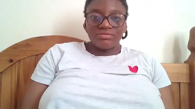 Snapshot of SexyGemBeauty chatting on 06-14-26, 03:58 SexyGemBeauty online show from 06-14-26, 03:58