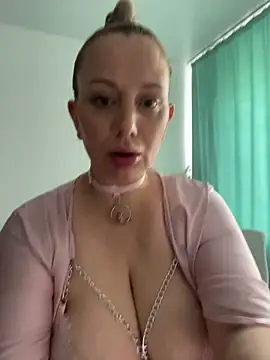 Avery Wilson online show from 06-12-26, 03:27