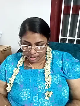 Snapshot of deepika-mallus chatting on 03-12-26, 08:48 deepika-mallus online show from 03-12-26, 08:48