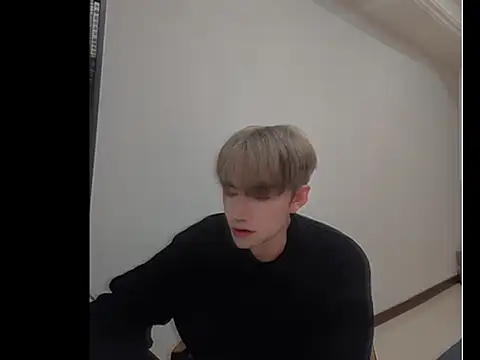 Snapshot of bigbigtop20 chatting on 03-09-26, 02:21 bigbigtop20 online show from 03-09-26, 02:21