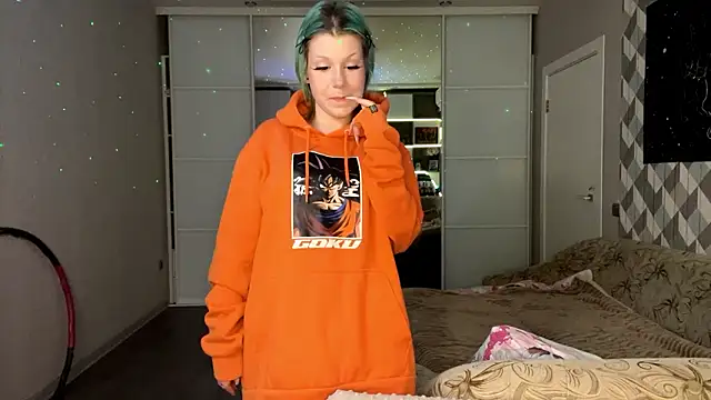 Snapshot of SalenaVeron chatting on 03-11-26, 04:24 SalenaVeron online show from 03-11-26, 04:24