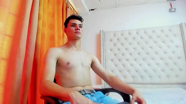 ZANE EVANS online show from 07-28-26, 04:39