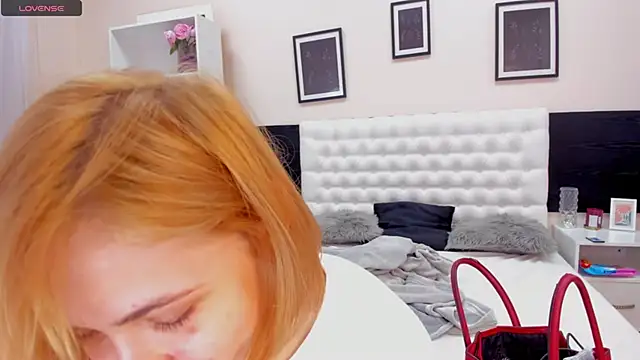 DellaRows online show from 04-15-26, 04:52