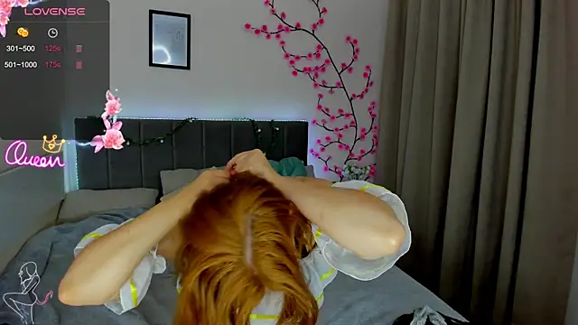 DellaRows online show from 06-15-26, 12:29