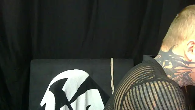 devilWithTats online show from 04-11-26, 06:40