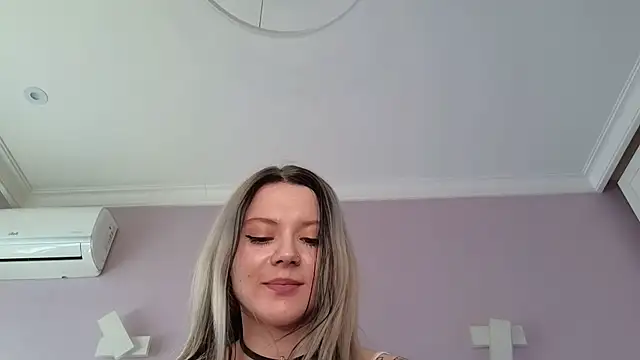 Snapshot of AliceTease chatting on 06-06-26, 10:09 AliceTease online show from 06-06-26, 10:09