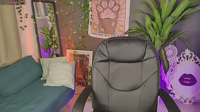 Snapshot of Nami_Umi chatting on 03-04-26, 09:32 Nami Umi online show from 03-04-26, 09:32