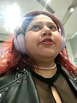 Snapshot of primrose17 chatting on 03-08-26, 08:56 primrose17 online show from 03-08-26, 08:56