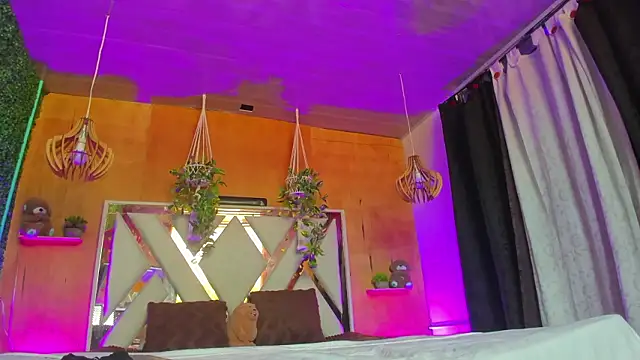 Snapshot of valery_delux chatting on 03-04-26, 01:28 valery delux online show from 03-04-26, 01:28